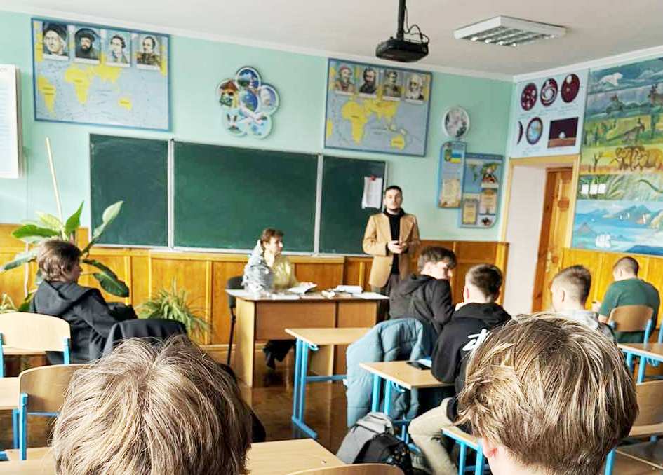 З учнями 11-А класу.